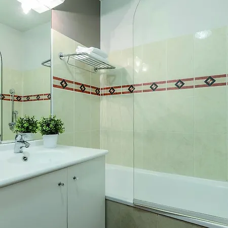Appart'city Confort Paris Apartahotel 3*